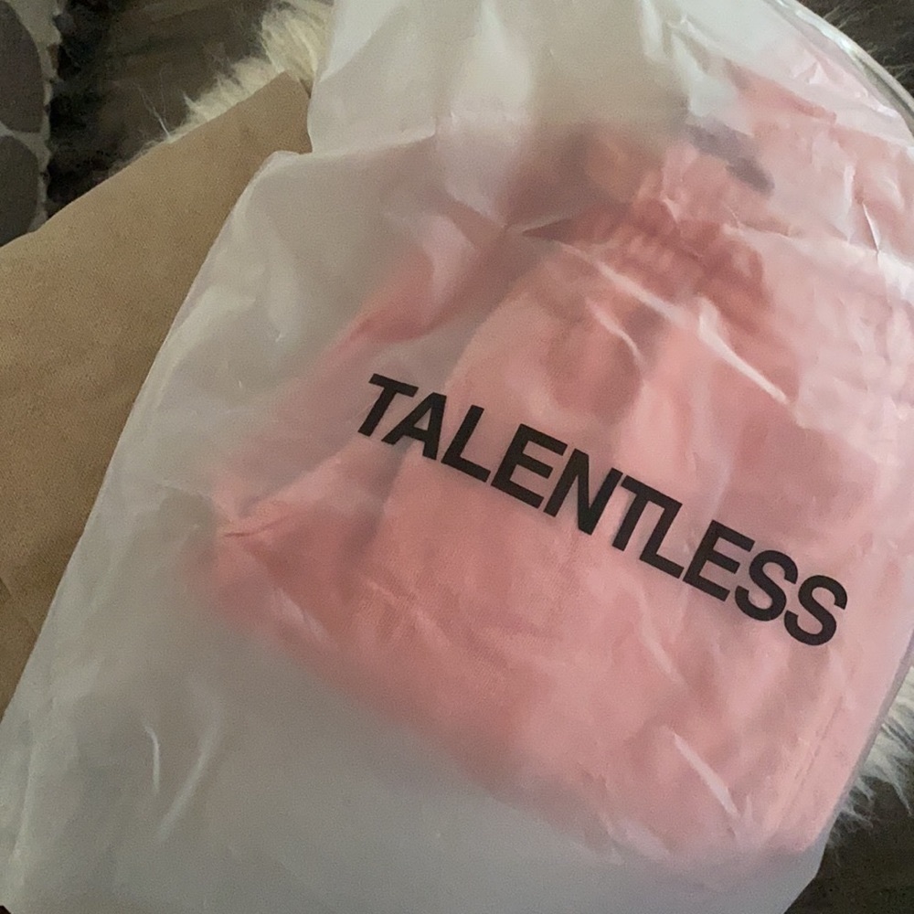 TALENTLESS Women’s Sweatpants